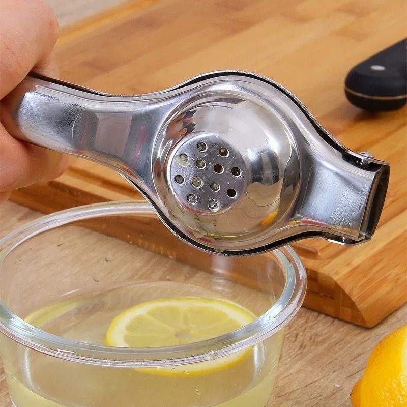 Stainless steel juicer, hand-press lemon, orange, pomegranate, lemon, simple multi-functional kitchen, home juicing Application Scenario