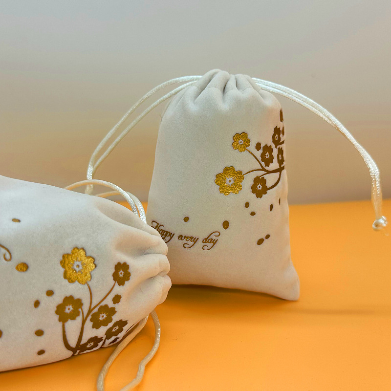 Factory wholesale gift drawstring bags, exquisite small bags, gilded craft velvet bags, Korean silk storage bags Specification image