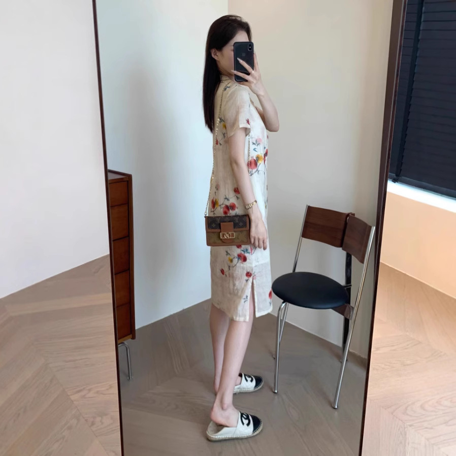 Lightweight quality ramie elegant new Chinese-style stand-up collar, slanted front, button-up, pomegranate print cheongsam dress for summer women Application Scenario