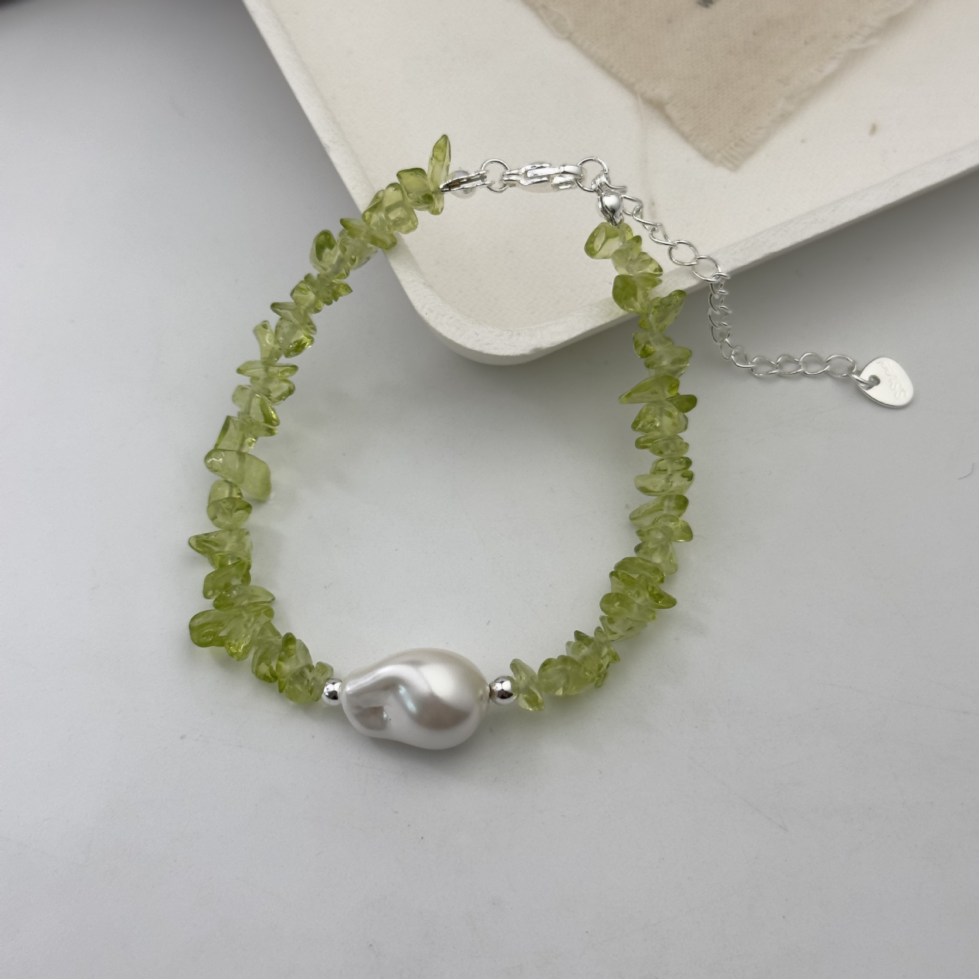 The Wizard of Oz series necklace for women, Baroque pearl necklace, light luxury, niche natural stone collarbone chain bracelet for women pic 7