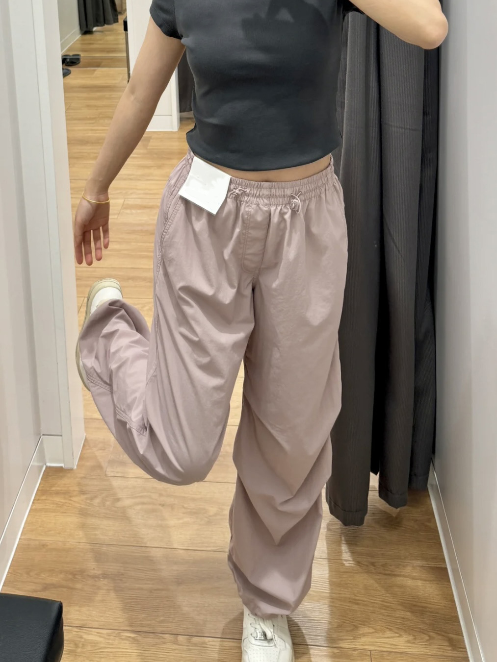 Spring 2024 New Parachute Pants Women's Casual Wide-Leg Pants Sweat Absorption Quick Drying Overalls 464888 details Picture