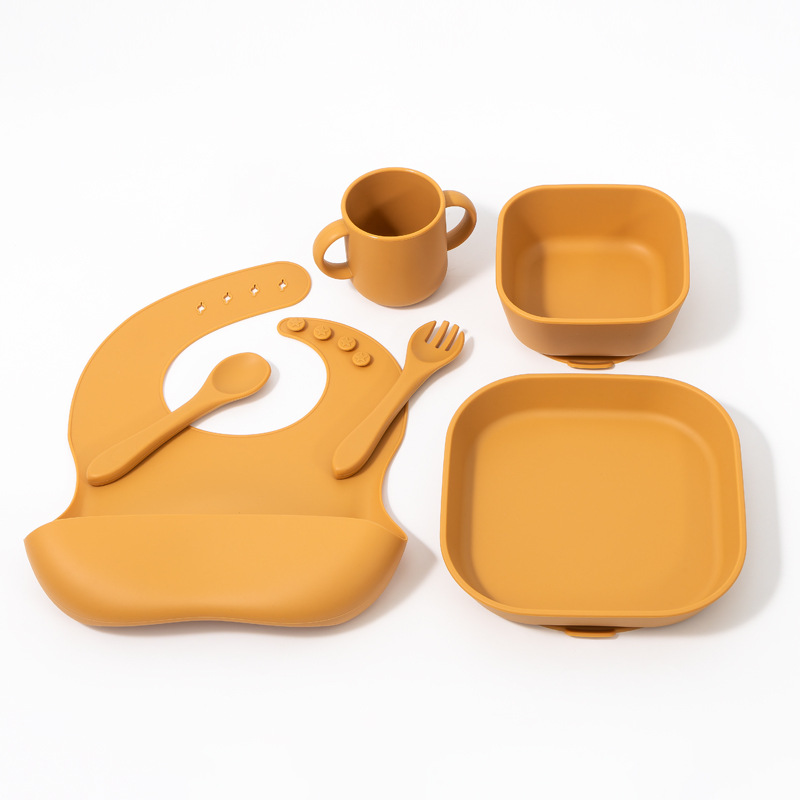 Food-grade silicone tableware set, children's square plate, bowl, cup, fork and spoon 4-piece set, unbreakable and heat-resistant Dinnerwar Item Picture