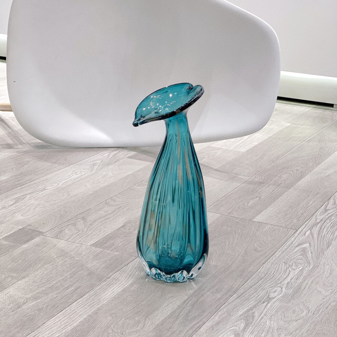 Modern light luxury glass fruit plate decoration desktop storage dry fruit plate snack plate tea table table living room soft installation Modern light luxury glass fruit plate decoration desktop storage dry fruit plate snack plate tea table living room soft installation Application Scenario