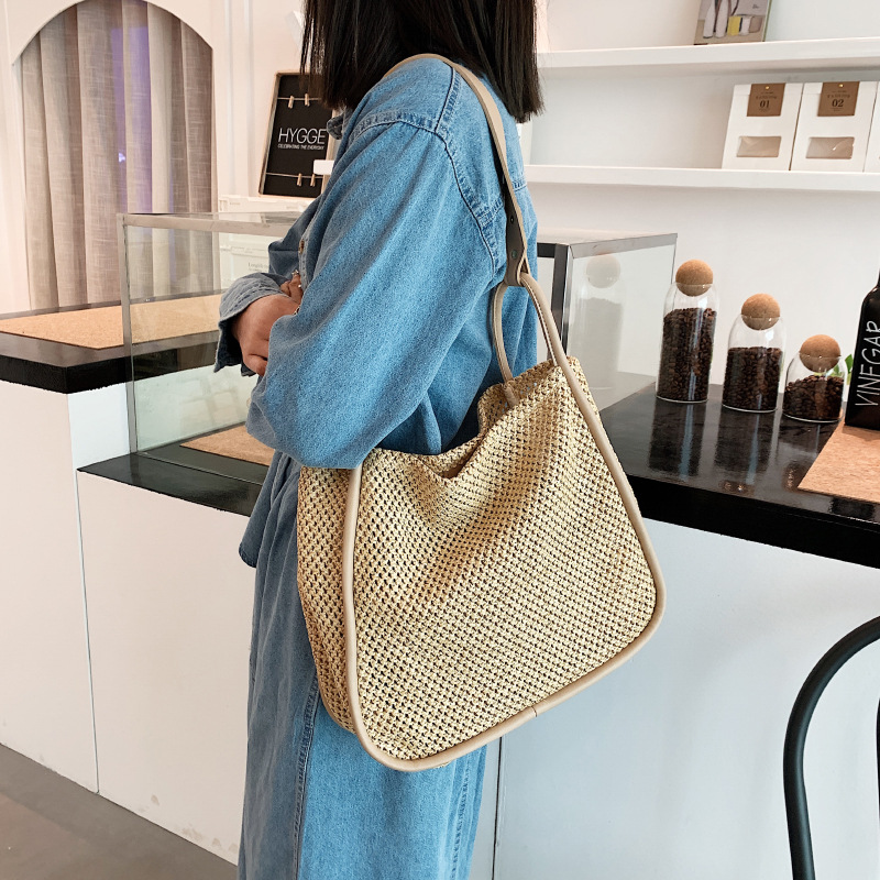 Foreign Trade Large Capacity Portable Straw Bag Female 2022 New Toth Personality Color Contrast Summer Commute Bag Single Shoulder Knitting details Picture