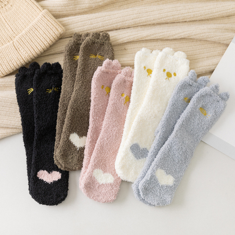 Cute rabbit-ear coral fleece socks for women, autumn and winter fleece thickened sleeping socks, heart-shaped warm fleece floor socks