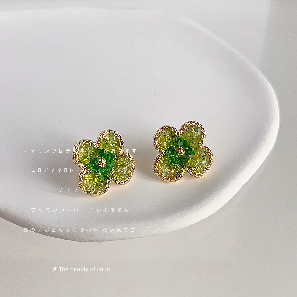 The summer collection is really eye-catching! Forest-themed sweet green 925 silver needle plated with 14K glass crystal stud earrings for women Specification image