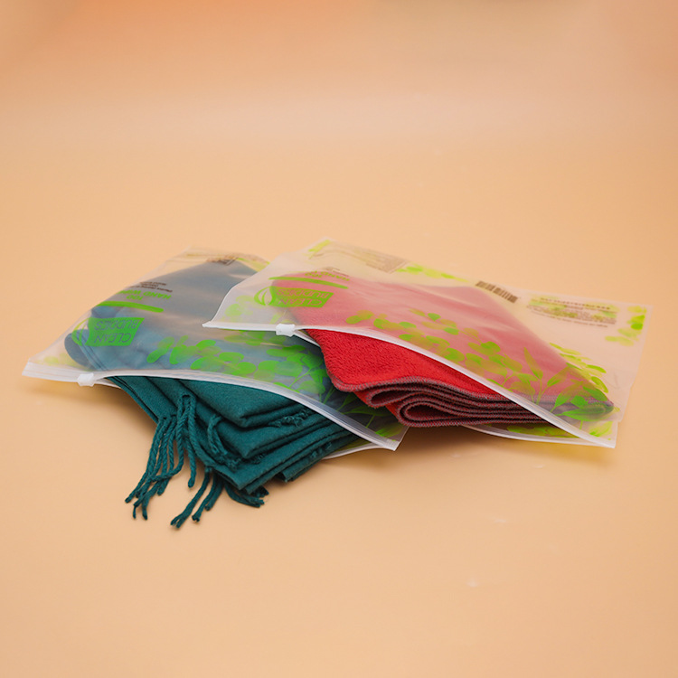 Customized transparent frosted clothing zipper bags, pe self-sealing bags, underwear zipper bags Application Scenario