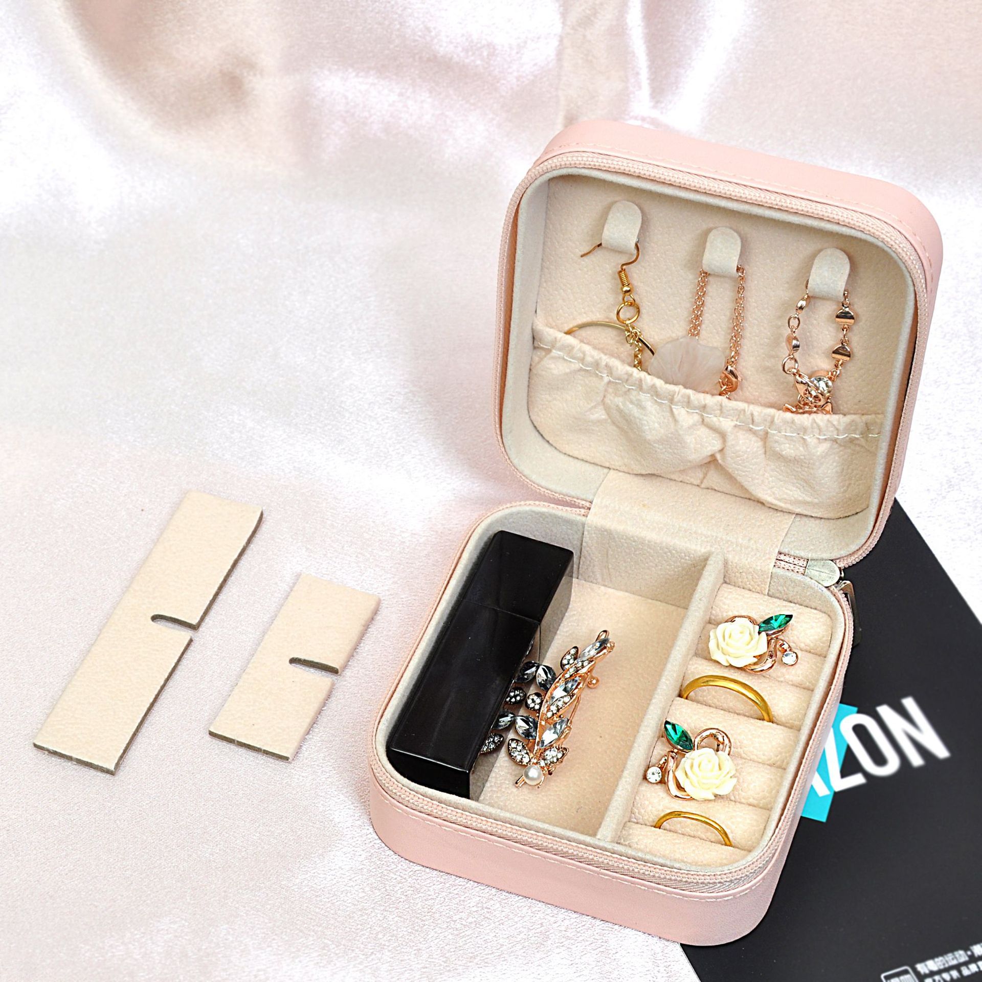 Caja de almacenamiento de joyas caja de regalo portátil de viaje pendientes paquete de anillo caja de ornamentos caja de joyería de sentido superior caja de joyas Specification image