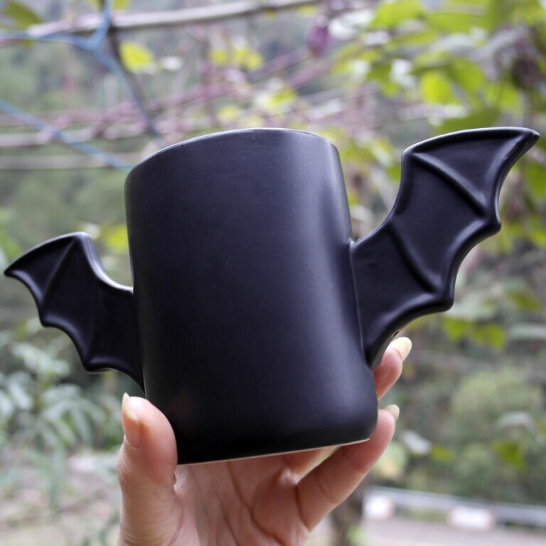 Creative bat mug Specification image