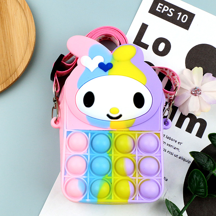 Melody Silicone Bag Coin Purse Female Creative Mini Silicone Zipper Earphone Bag Candy Color Hand Strap Key Bag Application Scenario