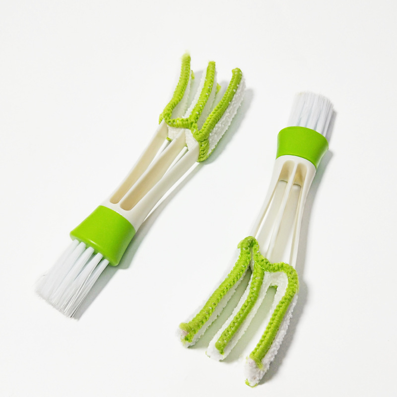 Car windshield spray bottle, glass defogging brush, cleaning brush, retractable window brush, microfiber window scraper, car wash products Specification image