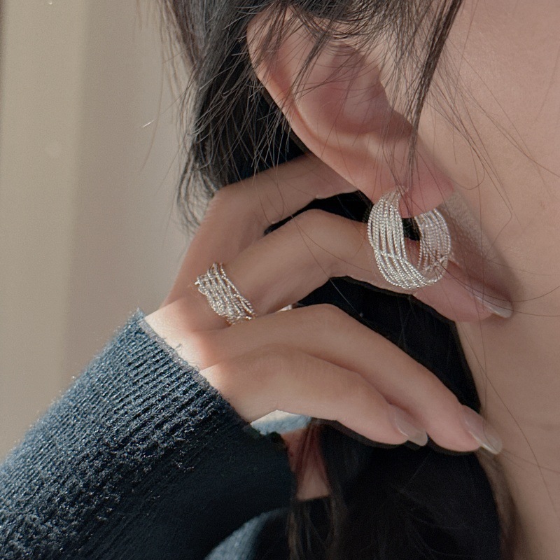925 sterling silver Korean-style niche design hand-woven glitter earrings, Korean-style retro earrings details Picture