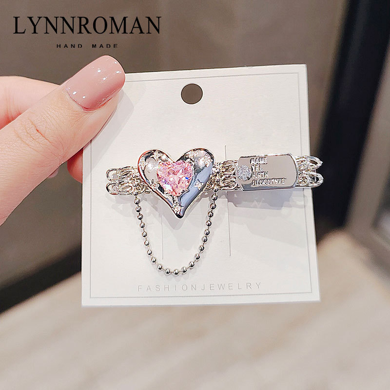 The new products of 2022 are sweet and cool metallic style heart-shaped hair clips, bangs clips, girlish side super fairy tassel top clips and duckbeak clips Application Scenario
