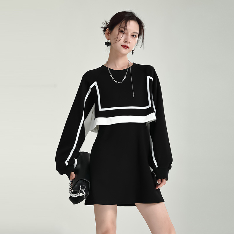 Otoño negro hoodie vestido estilo francés sentido de diseño nicho reducción edad vacaciones dos faldas