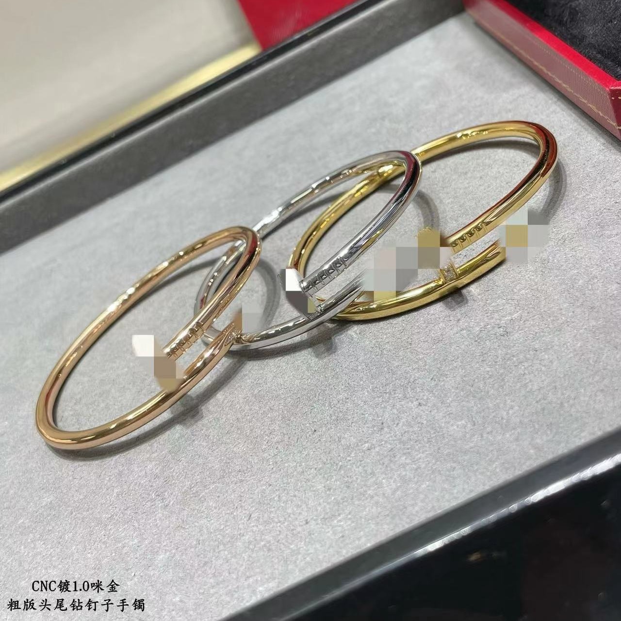 High Version V Gold Nail Bracelet Women's Titanium Steel Couple Bracelet Classic 18K Rose Gold Fashion Headband And Tailband Diamond details Picture