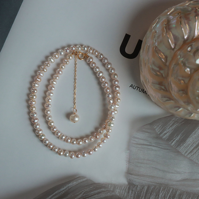 Pearl collarbone chain Women's 2023 new style fashionable and elegant light luxury necklace, simple and individual, versatile and high-end neckchain Application Scenario