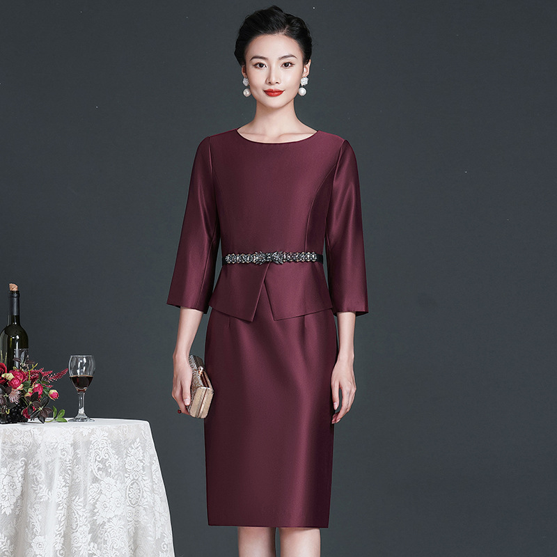 Factory Direct Sales 2022 Autumn Clothes New Fake Two Thin Clothes To Cover The Belly Of The Elderly Fashion Dignified Mother Dress full figure