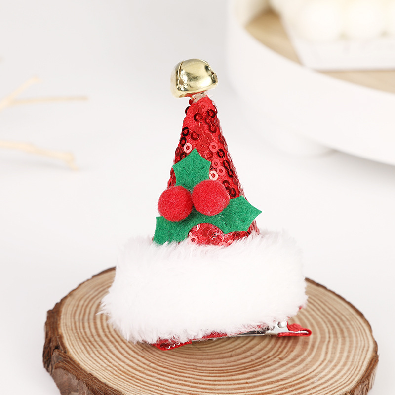 New Christmas holiday dog hat headwear, cute handcrafted snow-white round hat pet hair clip Application Scenario