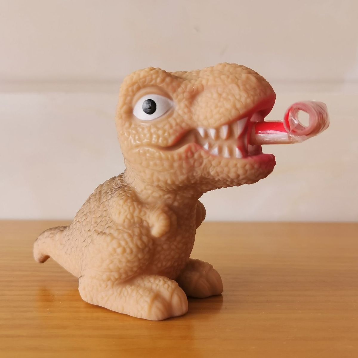 BB silbato spitting lengua juguetes extrusión spitting lengua juguetes vocales spitting lengua rana Specification image