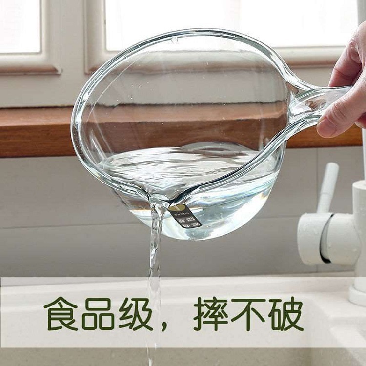 Transparent Unbreakable Water Spoon Thickened Plastic Water Spoon Bath Ladle Water Float 舀子 Long Handle Creative Drifting Water Spoon details Picture
