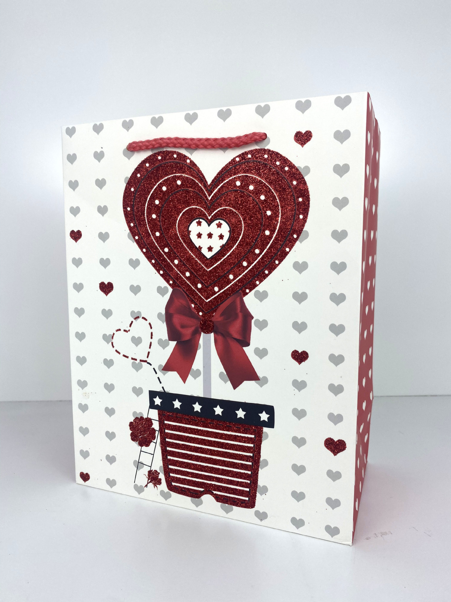 佰世特包装情人节爱心浪漫礼品纸袋撒粉210克白卡纸手提袋纸袋厂家现货