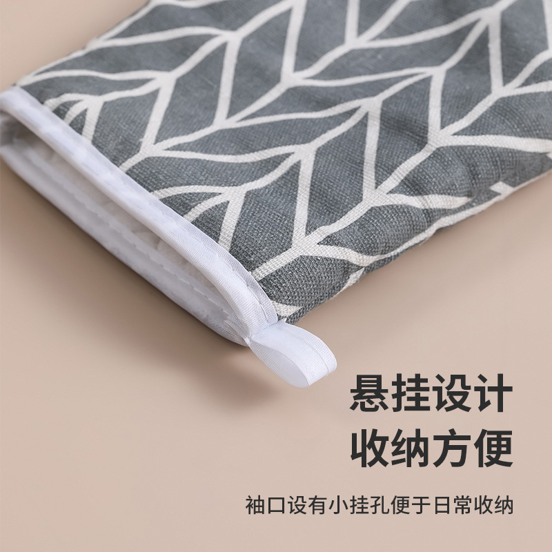 Kitchen Microwave Heat Insulation Gloves Thickened Plaid Heat Proof Gloves High Temperature Baking Cotton Linen Oven Gloves Application Scenario