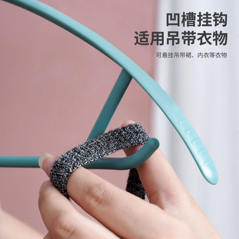 Zt1054 Thick Household Adult Non-Slip Hanger Semi-Round Seamless Clothes Shelf Dry And Wet Dual-Use Clothes Rack Clothes Hanging Application Scenario