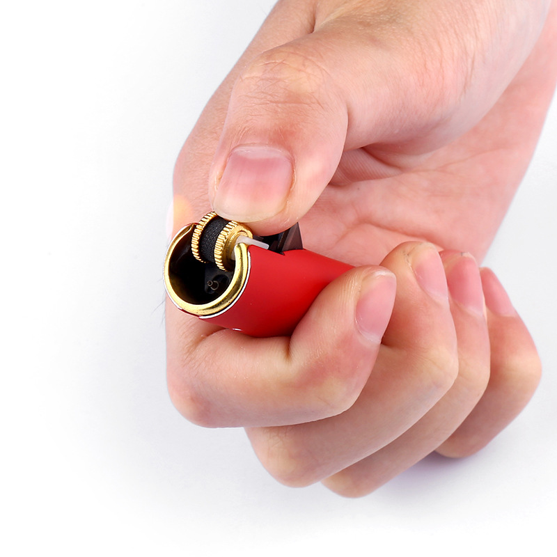 Metal windproof grinding wheel lighter, color inflatable lighter, cylindrical mini cigarette and candle lighter Application Scenario
