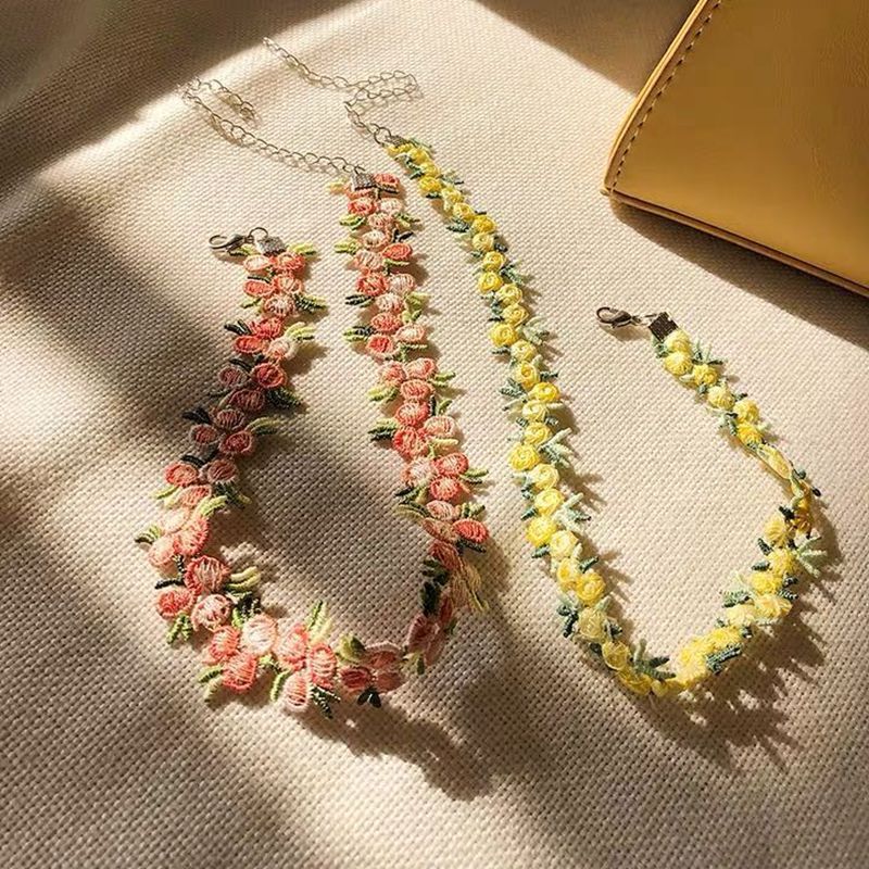 New spring and summer accessories from Japan and South Korea: peach pink lace embroidered flower necklaces, Choker necklaces, collarbone chains, necklaces for women details Picture