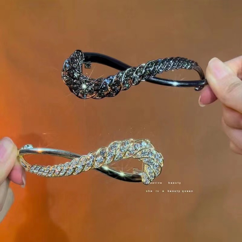 New exquisite water diamond twist one-shoulder clip with Chinese style and trend, Korean version of the back of the head, updo hair clip, hair clip, women's accessory, wholesale hair accessory for women details Picture