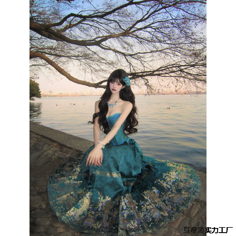 The new summer style of "Guochao 2025" features a plus-size, chubby girl's elegant new Chinese-style fishbone top, horse face skirt and Hanfu two-piece set Application Scenario