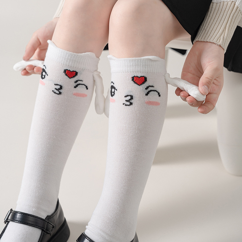 Wholesale of best-selling children's socks, including expression socks, mid-calf socks, long-leg socks, cotton socks for boys and girls, and cute three-dimensional calf socks for spring and autumn Application Scenario