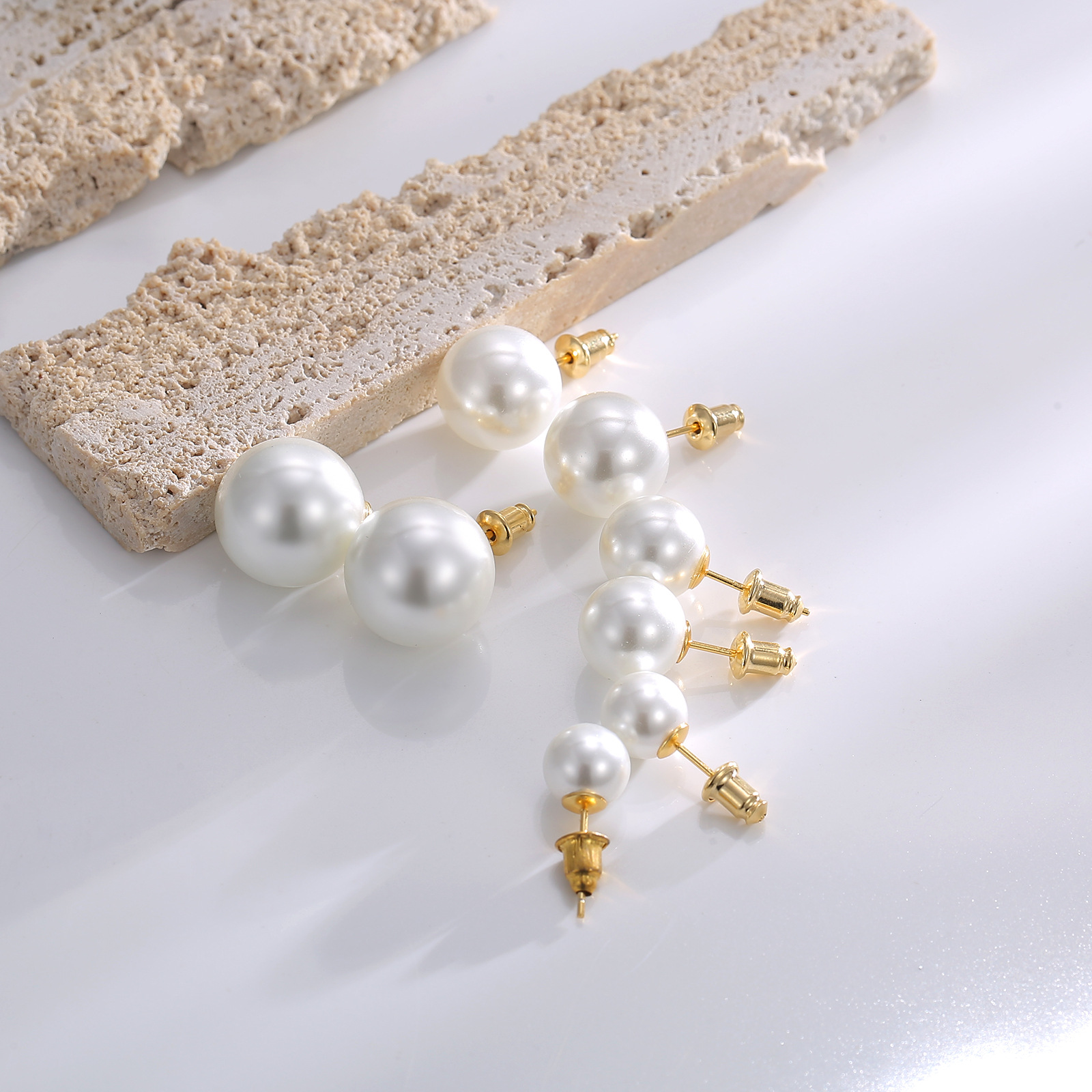 时尚百搭耳饰精致气质珍珠耳钉S925银针复古法式女小饰品一件代发