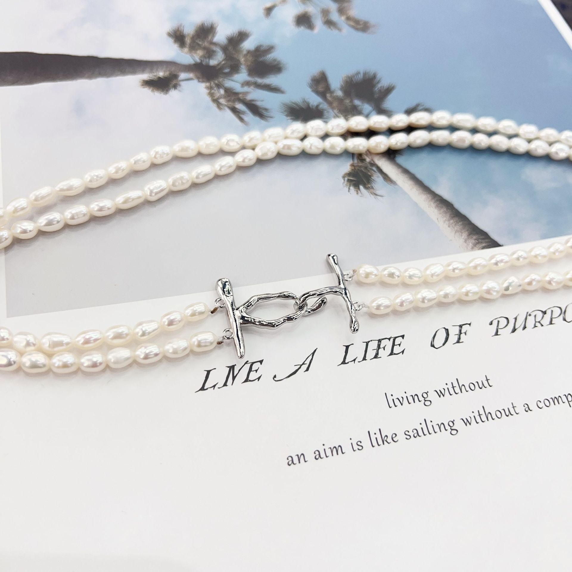 Ins-style irregular series design diy pearl necklace bracelet link buckle double-row link button accessory matching Application Scenario