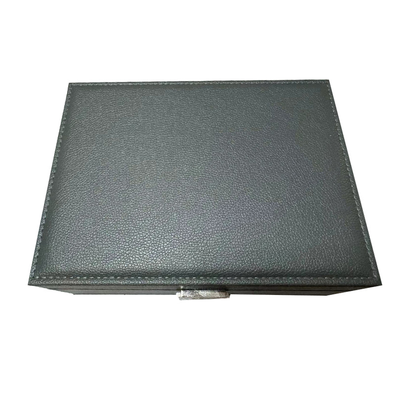 Double-layer leather jewelry box, ring stud earrings, necklaces, accessory storage box, large-capacity hair accessory storage box Application Scenario