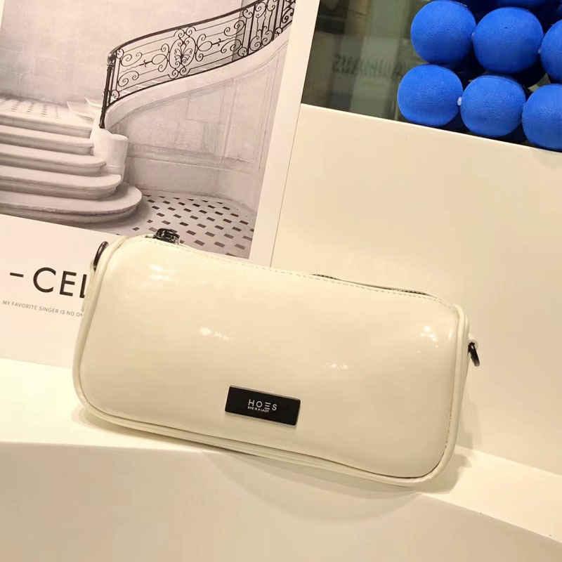 直播货源直播货源真皮女包漆皮亮面斜跨小包 2022夏季新款时髦时尚休闲枕头包 直播