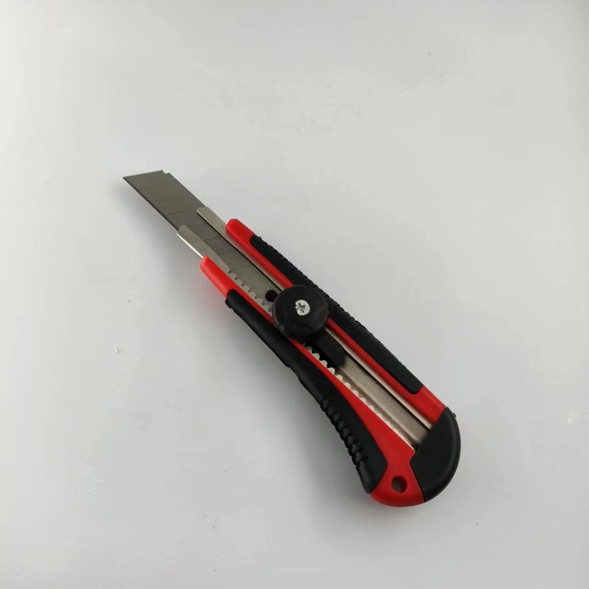 Large utility knife, paper cutter, wallpaper cutter with blade, sharp blade, quality guaranteed, affordable Specification image
