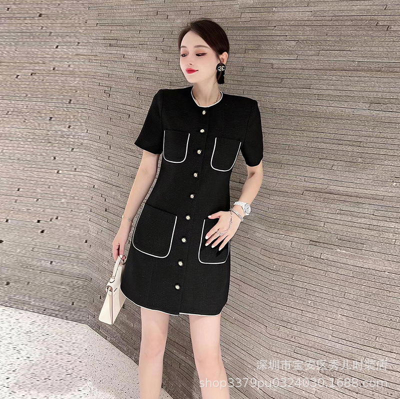 小香风时尚潮流口袋装饰圆领短袖单排扣开衫连衣裙修身小黑裙夏装