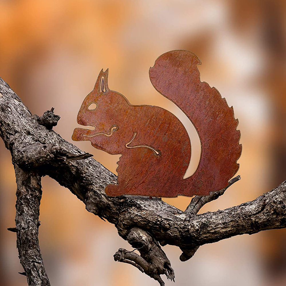 现货庭院户外生锈松鼠创意剪影摆件Rusty Squirrel Sitting Tree详情图4