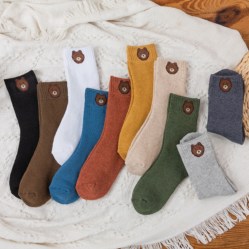 Woolen socks, thickened women's socks, warm loop socks, cartoon bear winter women's socks, towel with fleece, extra thick mid-calf socks Application Scenario