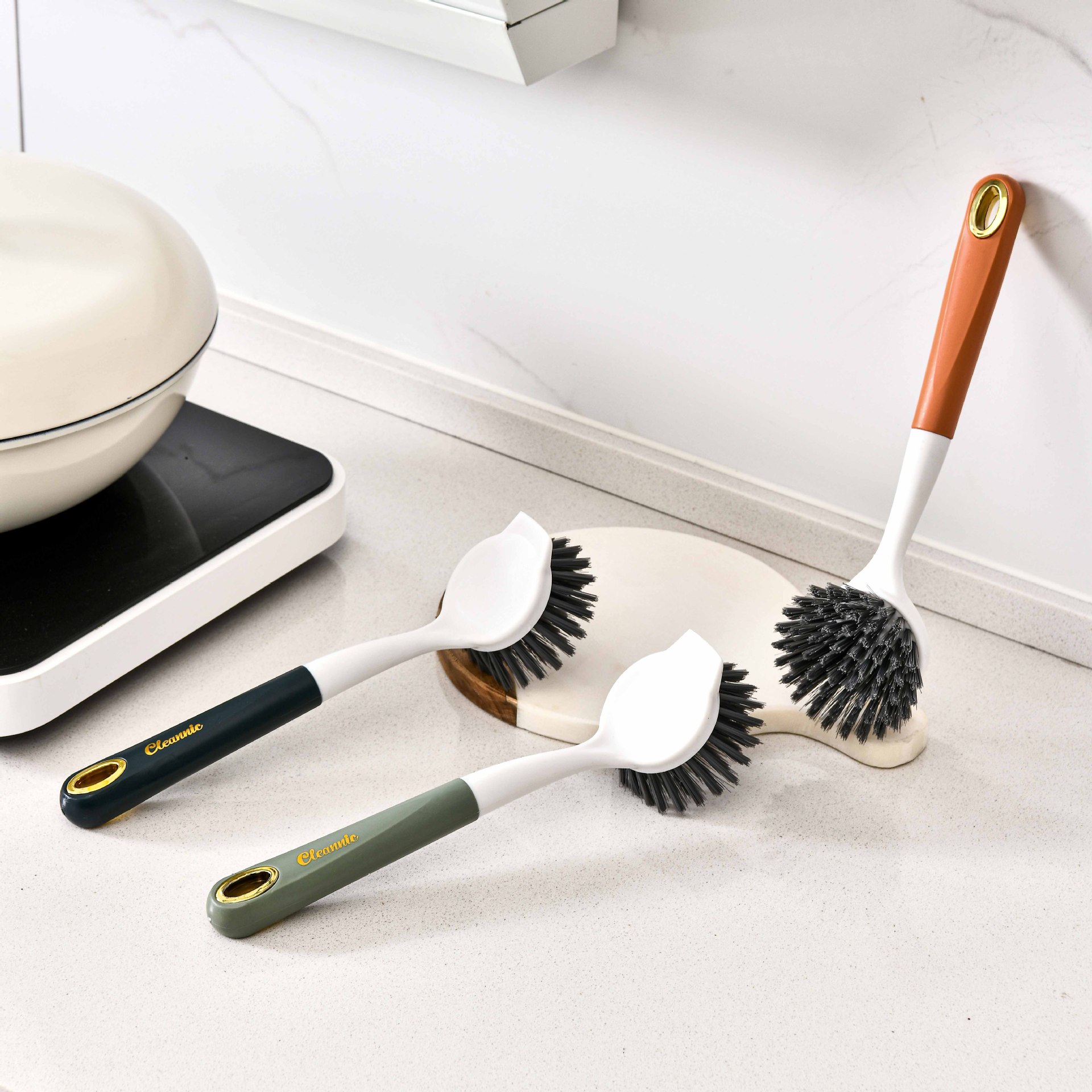 Wholesale plastic pot washing brush, non-stick pot brush, detachable and replaceable, powerful in removing stains without hurting hands details Picture