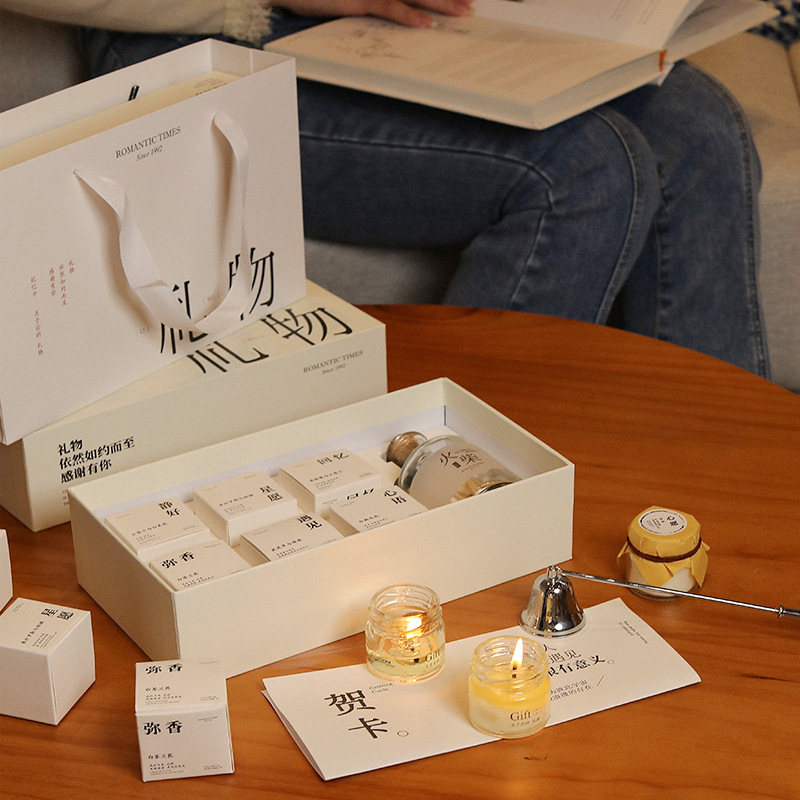 وكانت تحتوي على شموع مطفأة بالشعيرات Specification image