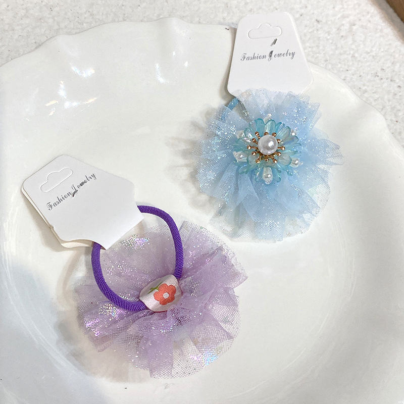 Korean Glitter Net Yarn Flower Hair Cord Sweet Girl Hair Cord Leather Band Hair Accessories Baby Hair Cord Hair Ring Headwear Wholesale Application Scenario