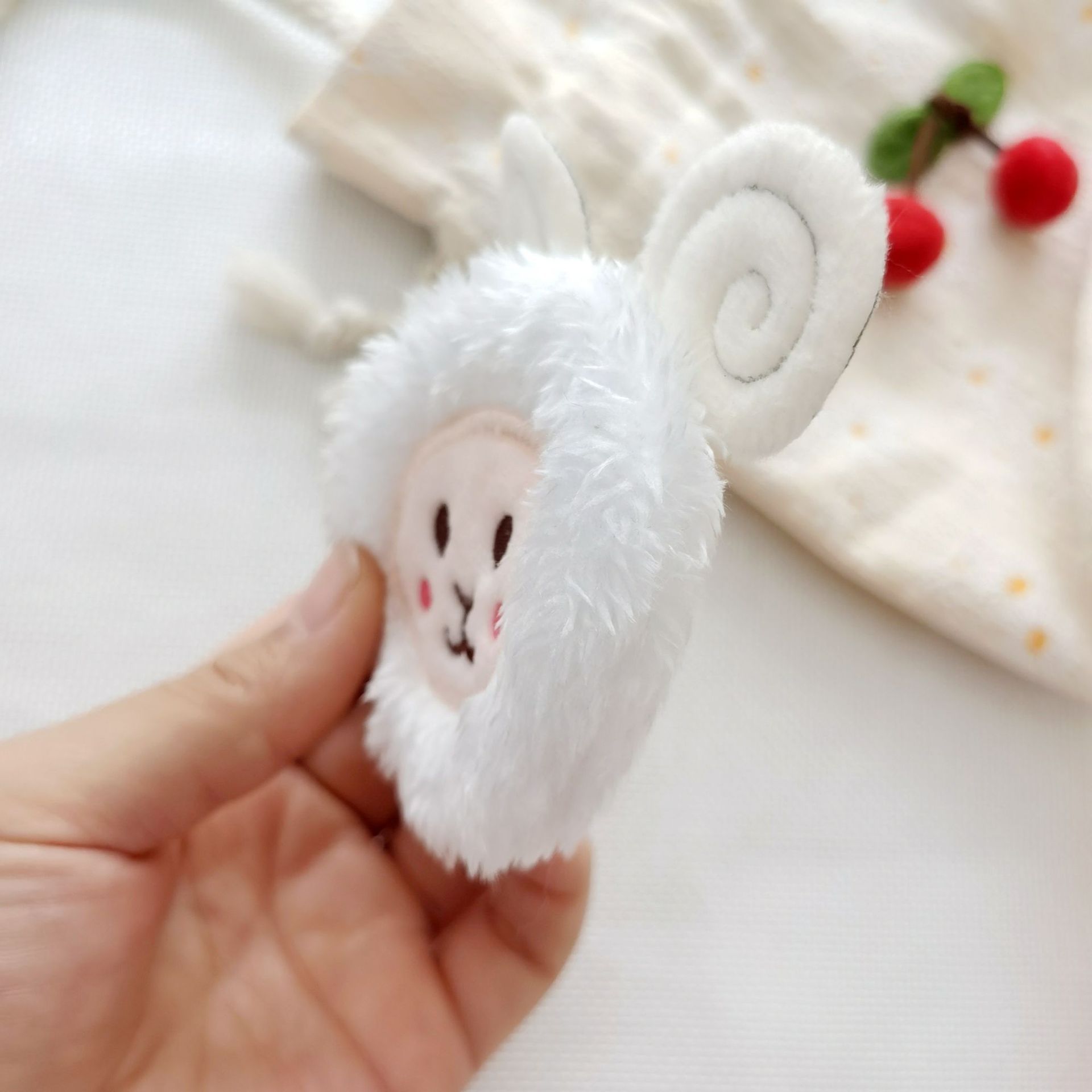 Small Fresh Cute Plush Lamb Frog Bow Rabbit Headdress Clothing Accessories Diy Brooch Shoe Socks Bag Application Scenario