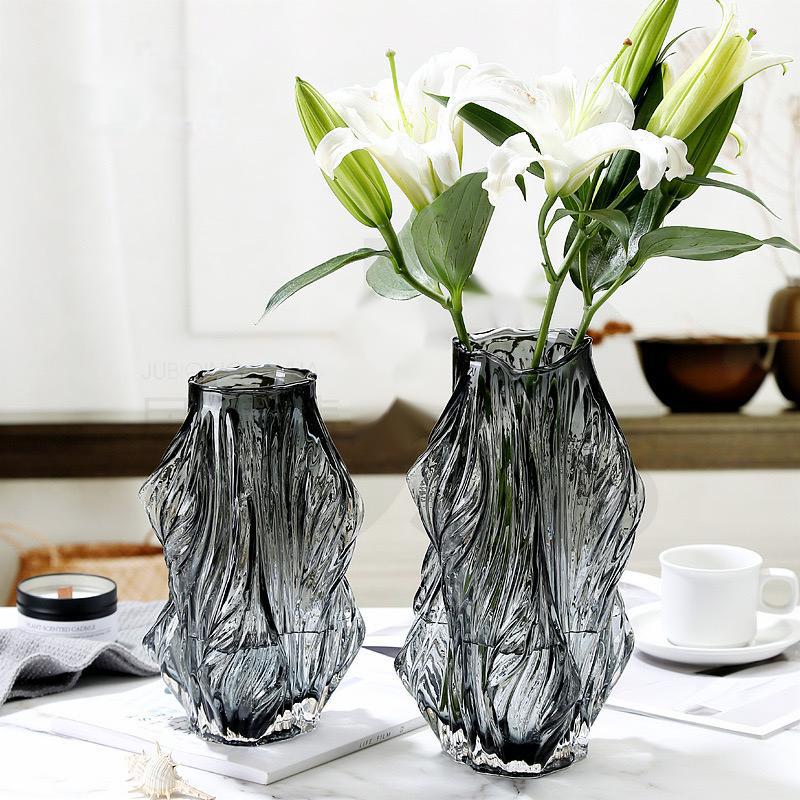 Creative, simple and artistic, irregular-shaped glass vases, water-grown flower arrangements, fresh flowers, snow willows, model room soft decoration, light luxury ornaments details Picture