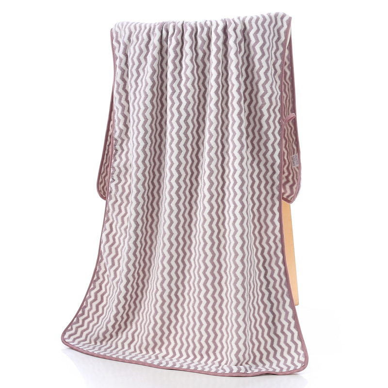 【LOVELY HOME】【 Hold Jia 】 Large bath towel manufacturers wholesale warp knitted coral velvet cationic soft absorbent men and women couples beach towel embroidery logo Application Scenario
