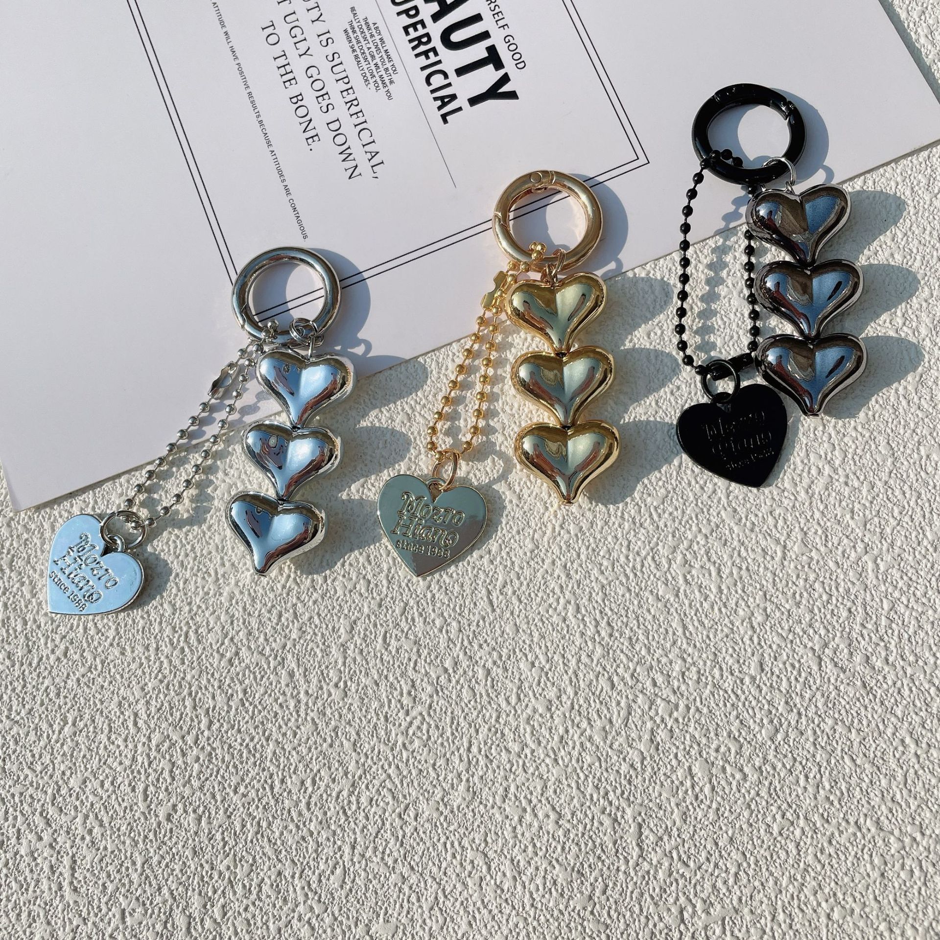New Fart Peach Love Car Keychain Pendant Korean Simple Trend Electroplated Heart Earphone Cover Decorative Pendant full figure