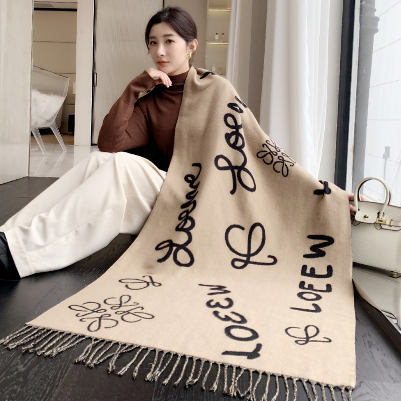 Cashmere Scarf Female Autumn And Winter Thick Long Manufacturers Stall Wholesale Winter Korean Wool Shawl 2022 New Products Application Scenario