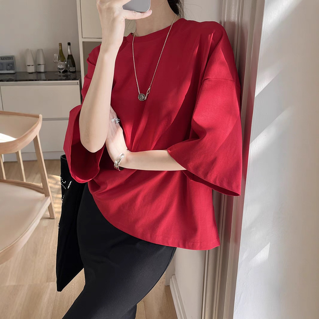 Early spring new release: 2025 Thirteen Lines, laid-back and casual, with a loose and relaxed style, off-the-shoulder wide-sleeved short-sleeved T-shirt for women Application Scenario