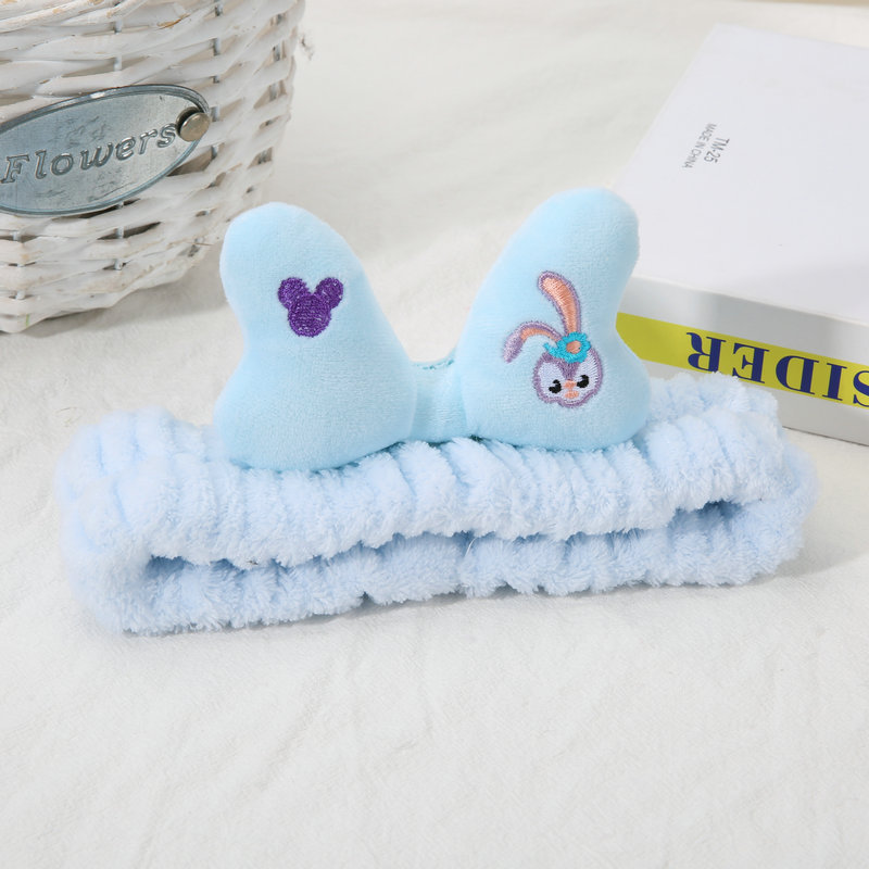 Europe And The United States Cross-Border Three-Dimensional Cartoon Bow Coral Velvet Hair Band Face Makeup Mask Hair Band Wholesale Manufacturers Application Scenario
